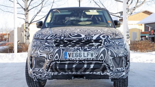 2018-range-rover-sport-plug-in-hybrid-spy-1