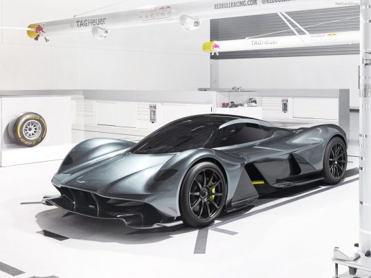 aston-martin-am-rb001-2018-01