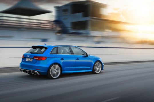 audi-rs-3-sportback-in-motion