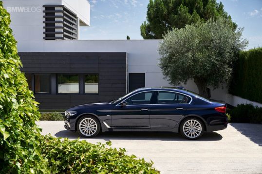 bmw-g30-5-series-luxury-line-exterior-23