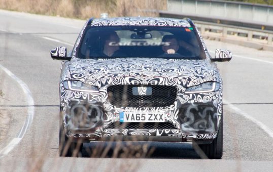 jaguar-f-pace-svr-spy-12