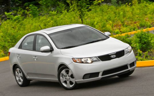 kia-cerato-2012-sedan-front_view