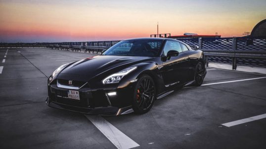 nissan-gt-r-2017-black-edition