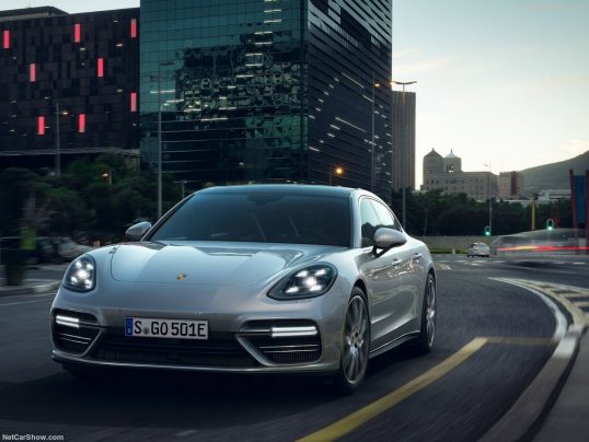 porsche-panamera-2018-turbo-s-e-hybrid-03