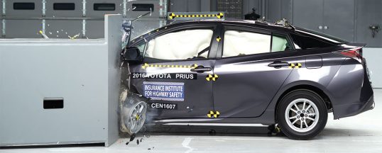 toyota-prius-small-overlap-test