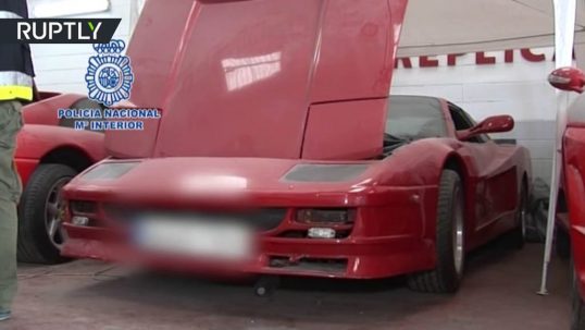 fake-ferrari-and-lamborghini-cars-in-spain-1