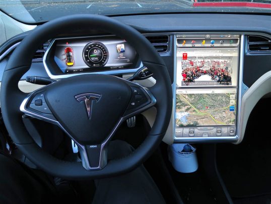 tesla-model-s-display-screen-photo-flickr-user-jurvetson