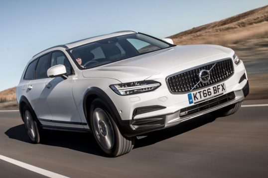 v90_d4_awd_cross_country_012