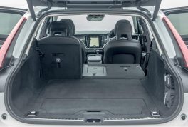 v90_d4_awd_cross_country_074