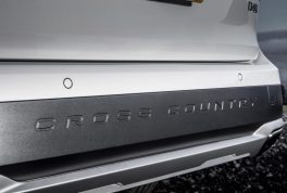 v90_d4_awd_cross_country_118
