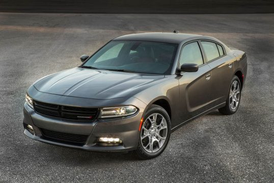 2017-dodge-charger-sxt-awd-front-three-quarter