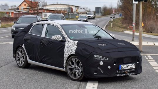 2018-hyundai-i30-fastback-spy-photo