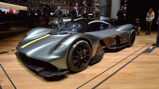 2019-aston-martin-valkyrie