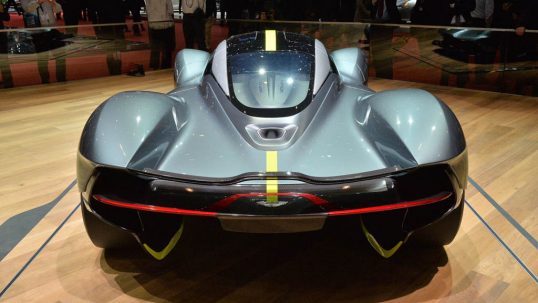 2019-aston-martin-valkyrie08