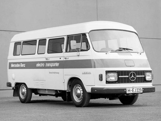 mercedes-benz-le306-1972-04