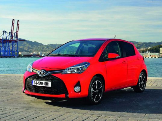 toyota-yaris-2015-03