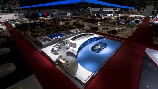 bugatti-stand-at-the-2017-geneva-motor-show04