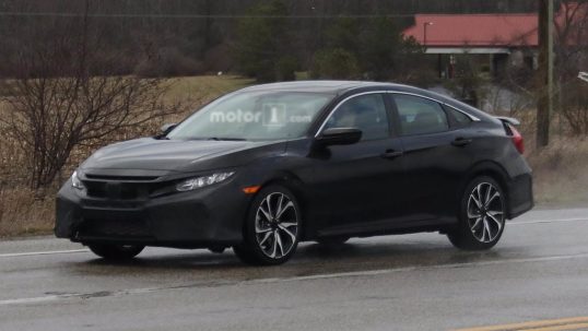 honda-civic-si-sedan-spy-01