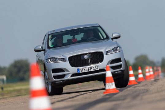 jaguar-f-pace-x3-glc-19