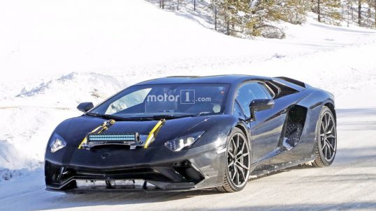 new-lamborghini-aventador-version-spy-photo