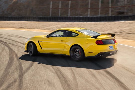 2016-ford-mustang-shelby-gt350r-rear-three-quarter-drift