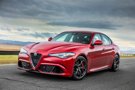 2017-alfa-romeo-giulia-quadrifoglio-front-three-quarter