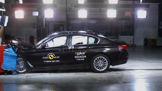 2017-bmw-5-series-euro-ncap-crash-test-03