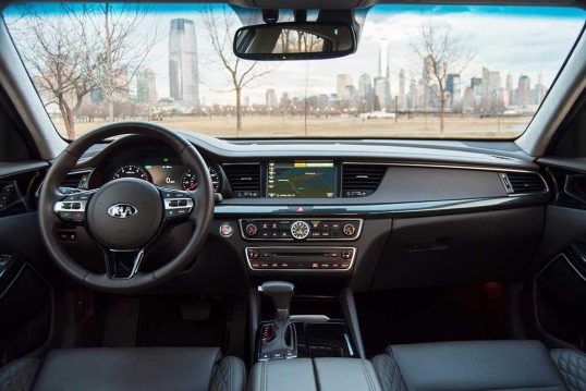 2017-kia-cadenza-dashboard