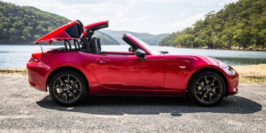 2017-mazda-mx-5-rf-v-2017-subaru-brz-51