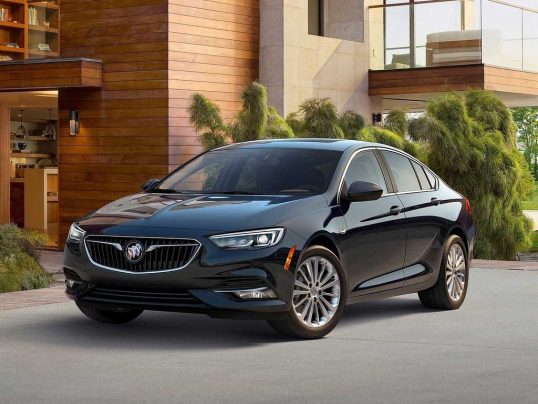 buick-regal-2018-sportback-01