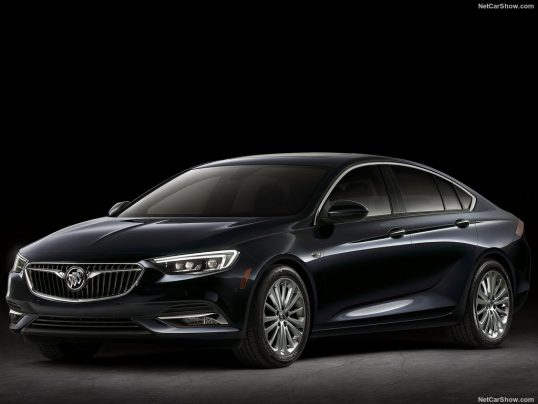 buick-regal-2018-sportback-03