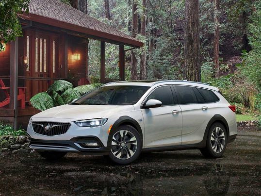 buick-regal-2018-tourx-01