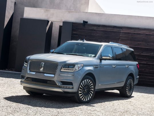 lincoln-navigator-2018-1024-01