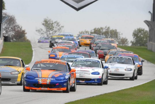 record-field-in-spec-miata-2013-scca-runoffs