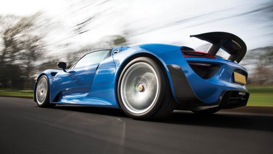 arrow-blue-porsche-918-spyder-05