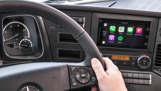 daimler-apple-carplay-for-trucks