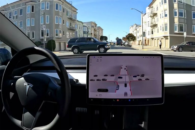 اتوپایلوت تسلا / Tesla Autopilot