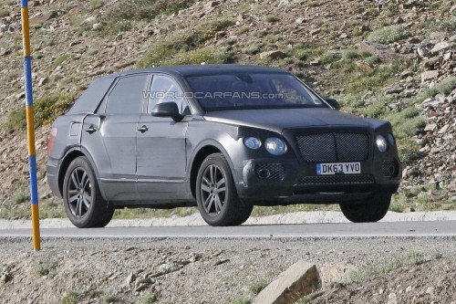 2016 Bentley SUV spy photo 