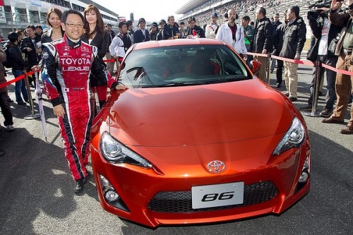 Akio Toyoda drifting the 86