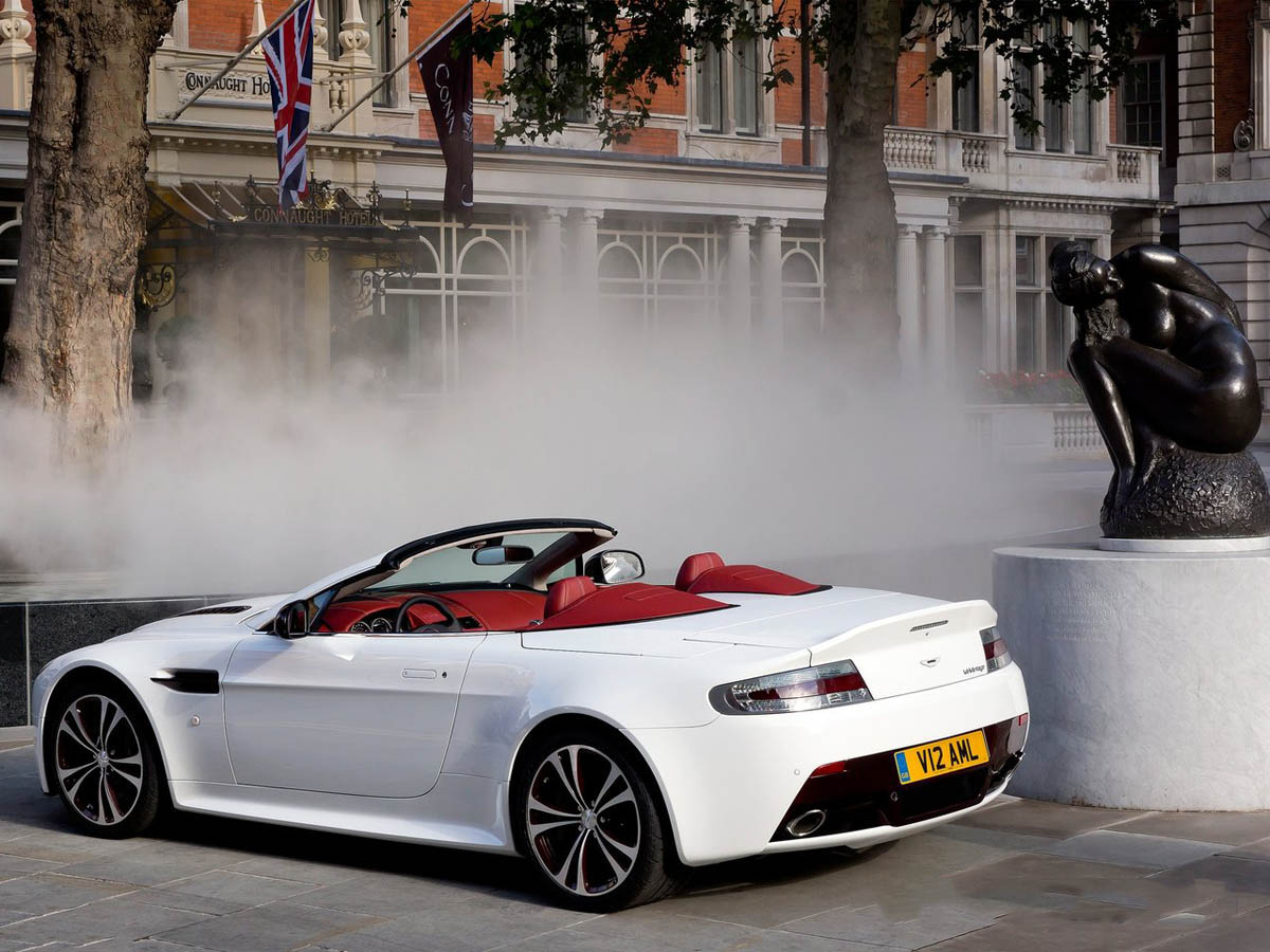 Astonishing Power: The 2013 Aston Martin V12 Vantage Roadster