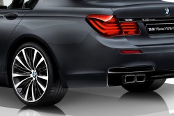 BMW-7-Series-V12-Bi-Turbo-Edition-7[2]