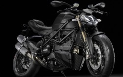 DUCATI STREETFIGHTER 848 black