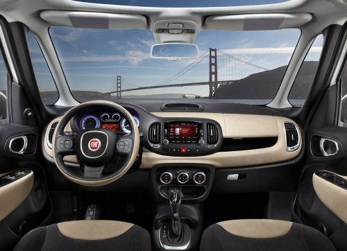 Fiat 500L 2014 dashboard