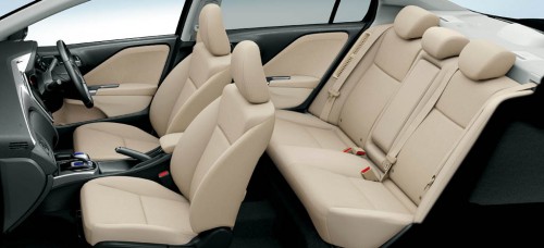 Honda Grace Hybrid Interior