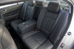 Hyundai-Genesis_2012_rear-seat