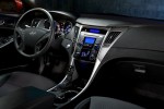 Hyundai-Sonata_2012_dashboard