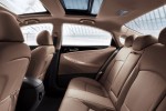 Hyundai-Sonata_2012_rear_seat