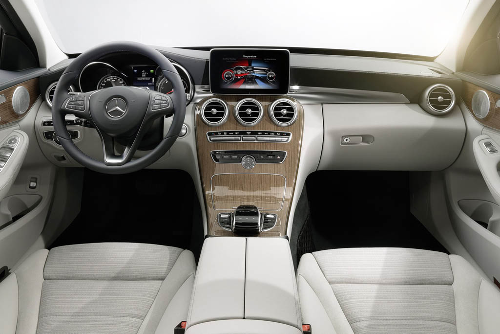 http://www.pedal.ir/wp-content/uploads/Interior-C-Class-new-23.jpg