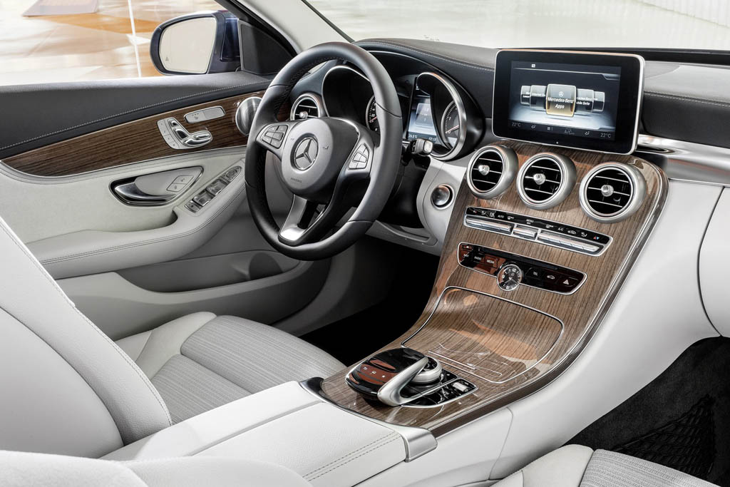 http://www.pedal.ir/wp-content/uploads/Interior-C-Class-new-33.jpg