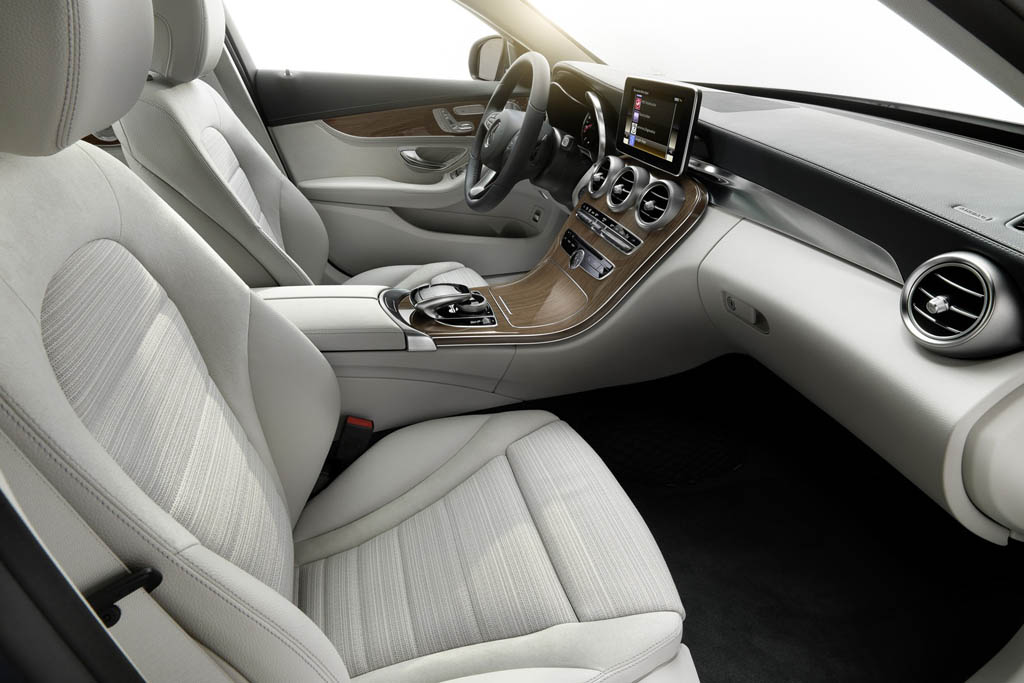 http://www.pedal.ir/wp-content/uploads/Interior-C-Class-new-43.jpg